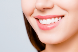 Why Teeth Cleaning and Whitening is Best Done at the Dentist